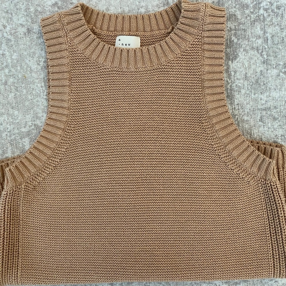 A New Day Tan Crew Sweater Tank Top (XS)